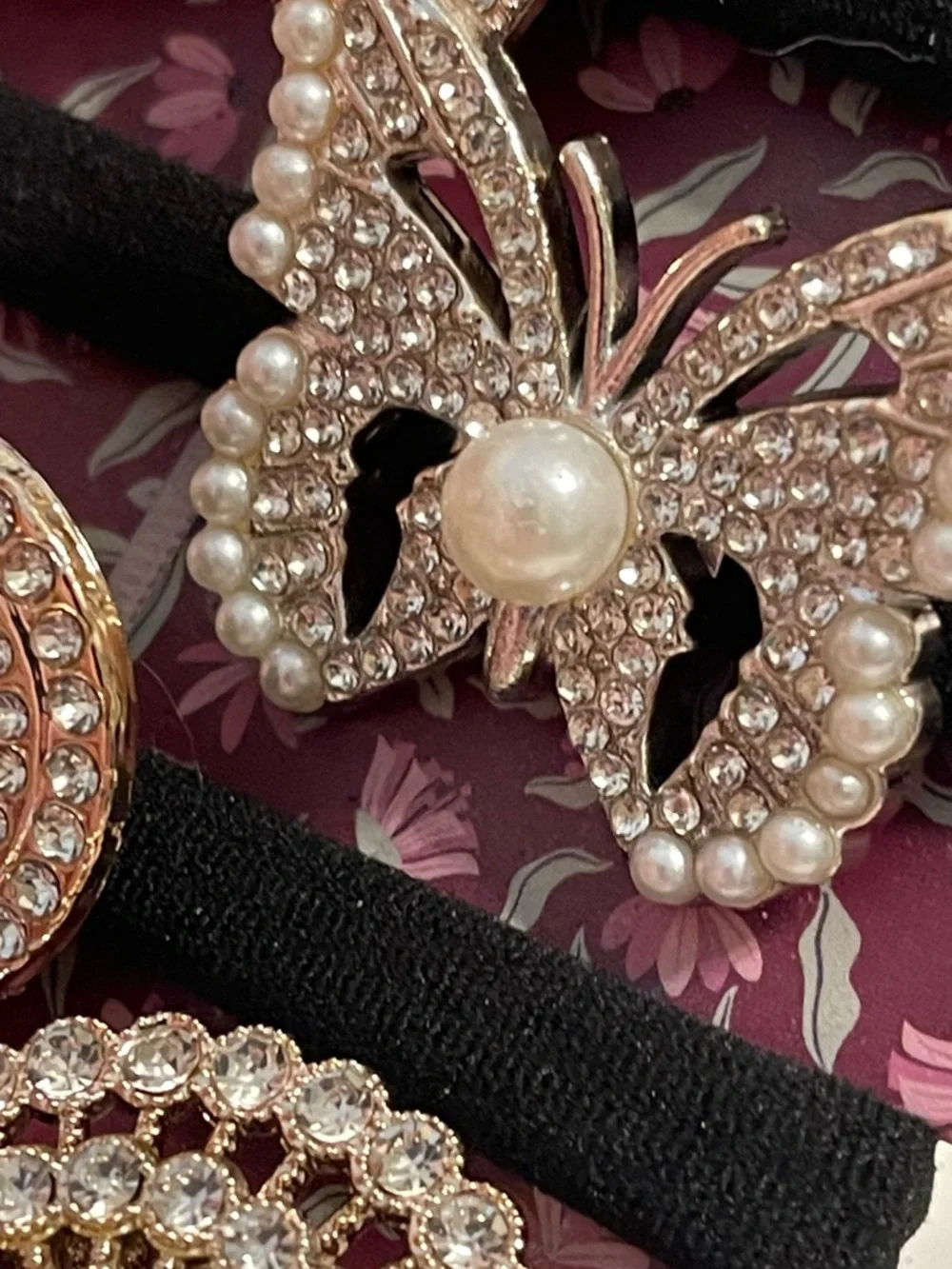 NEW nOir Faux Rhinestone, Pearl and Gold Hair Ties Set